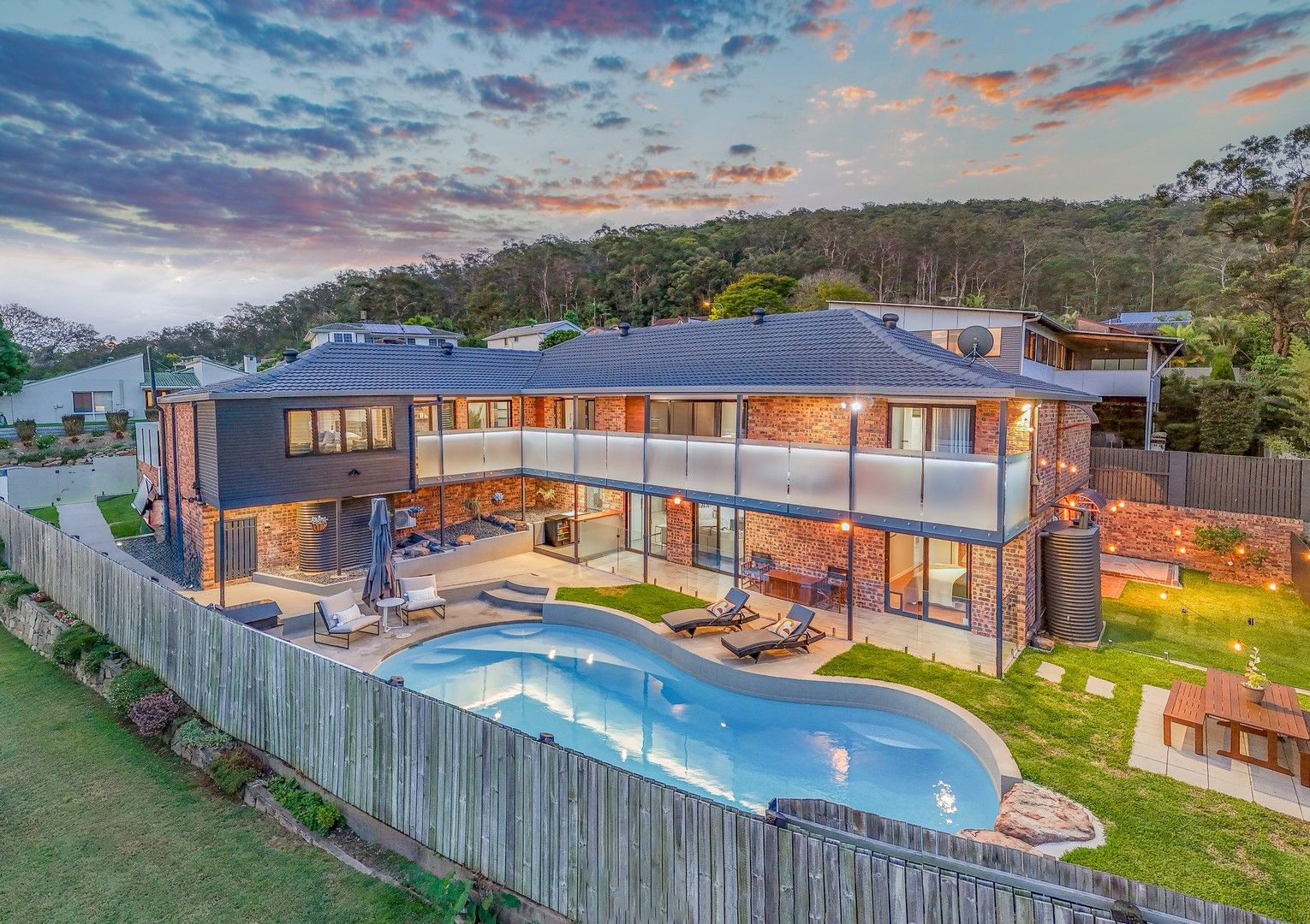 5 bedrooms House in 3 Riatta Street CHAPEL HILL QLD, 4069