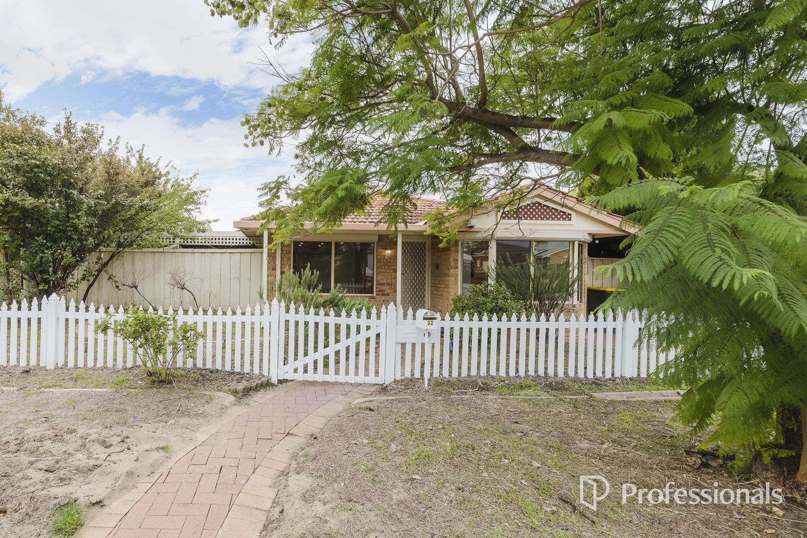 32 Parrotbush Crescent, Ellenbrook WA 6069