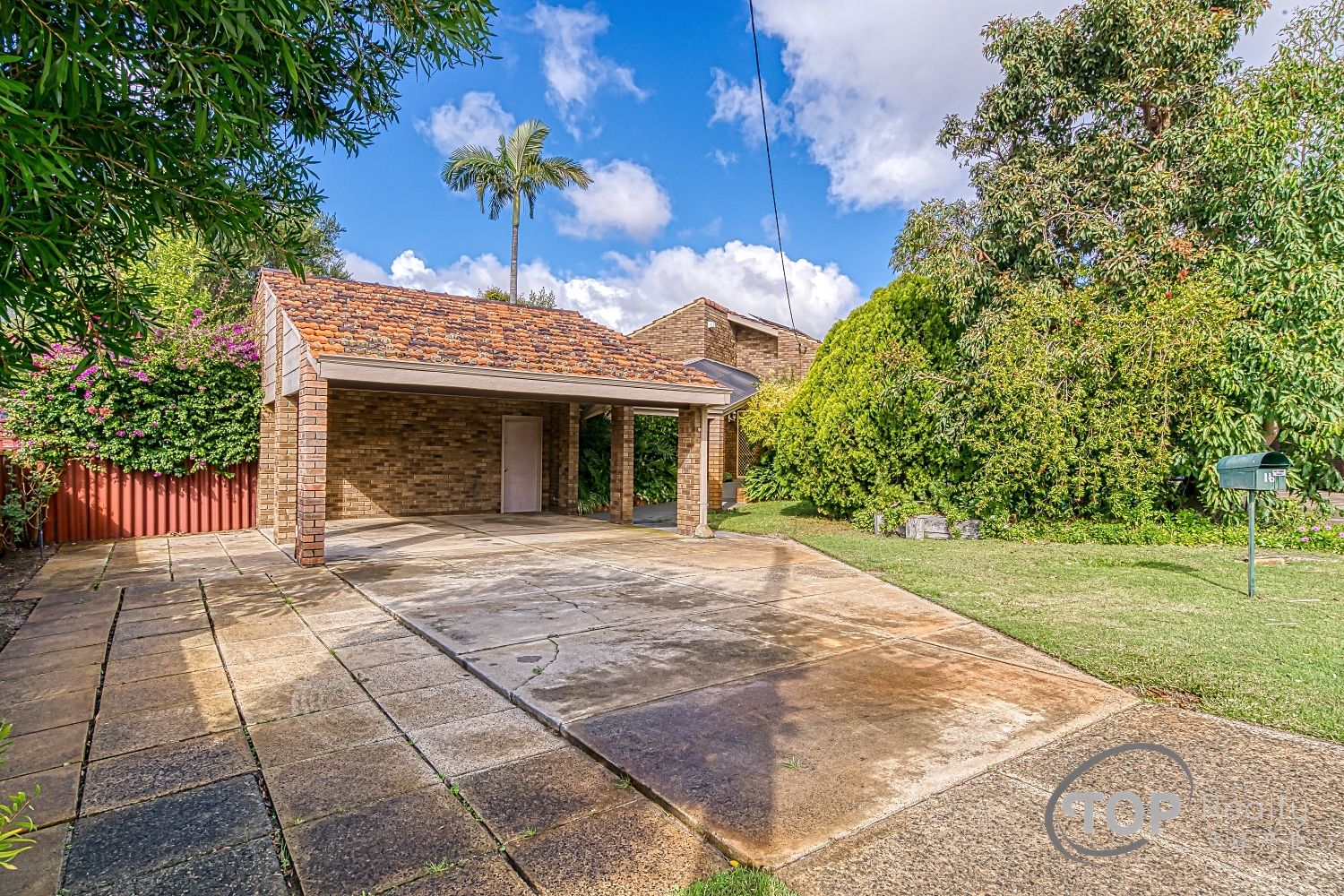 4 bedrooms House in 16 Tintal Way BATEMAN WA, 6150