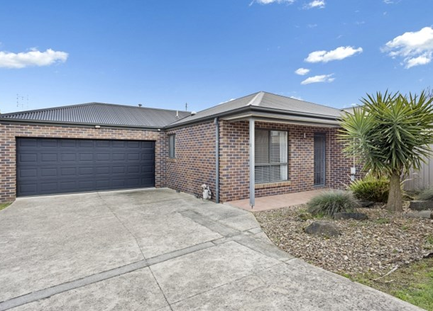 2/1 Hillside Drive, Ballarat North VIC 3350