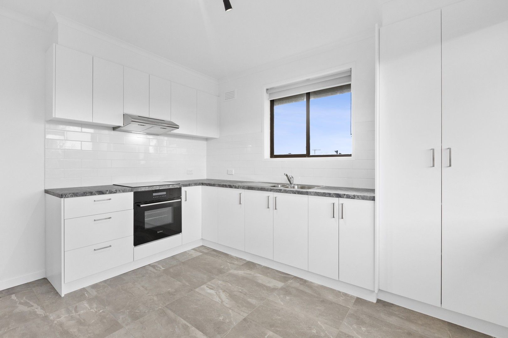2 bedrooms Apartment / Unit / Flat in 6/194 Aberdeen Street NEWTOWN VIC, 3220
