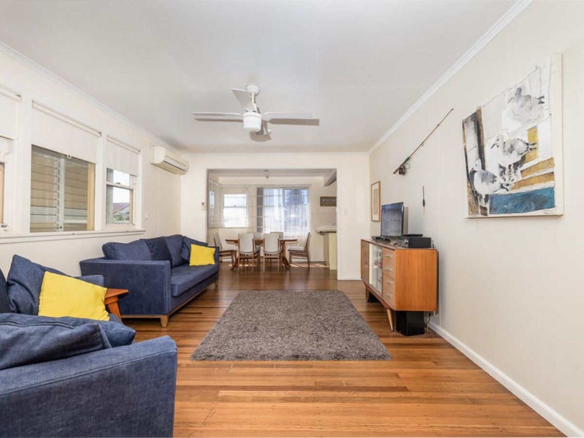 3 bedrooms House in 6 Golding Street YAMBA NSW, 2464