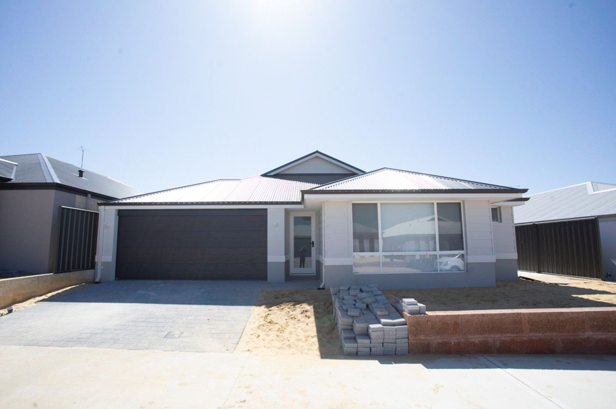 4 bedrooms House in 549 Jubilee Circuit HILBERT WA, 6112