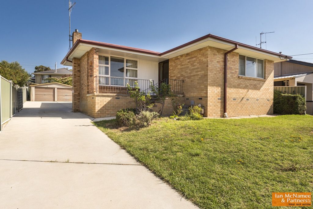 8 Gillman Place, Queanbeyan NSW 2620, Image 0