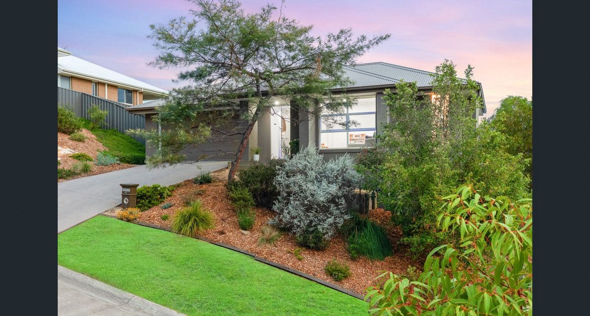 4 bedrooms House in 40 Manlius Drive CAMERON PARK NSW, 2285
