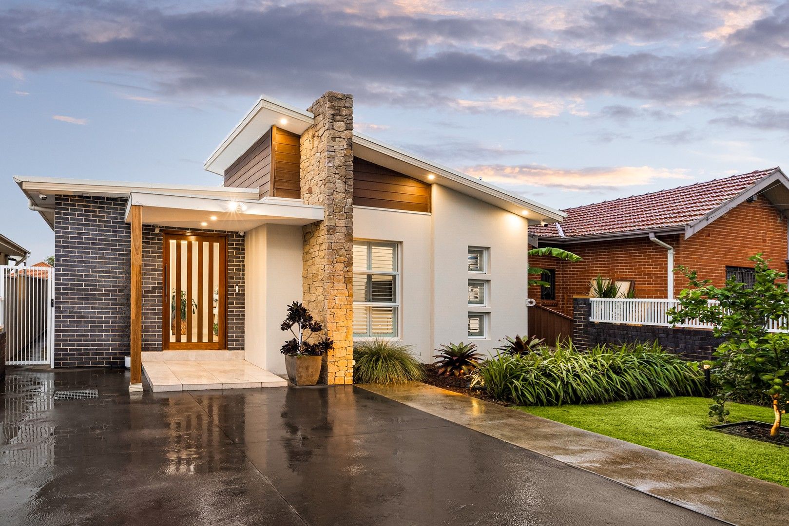 6 bedrooms House in 5 Boronia Street BELFIELD NSW, 2191