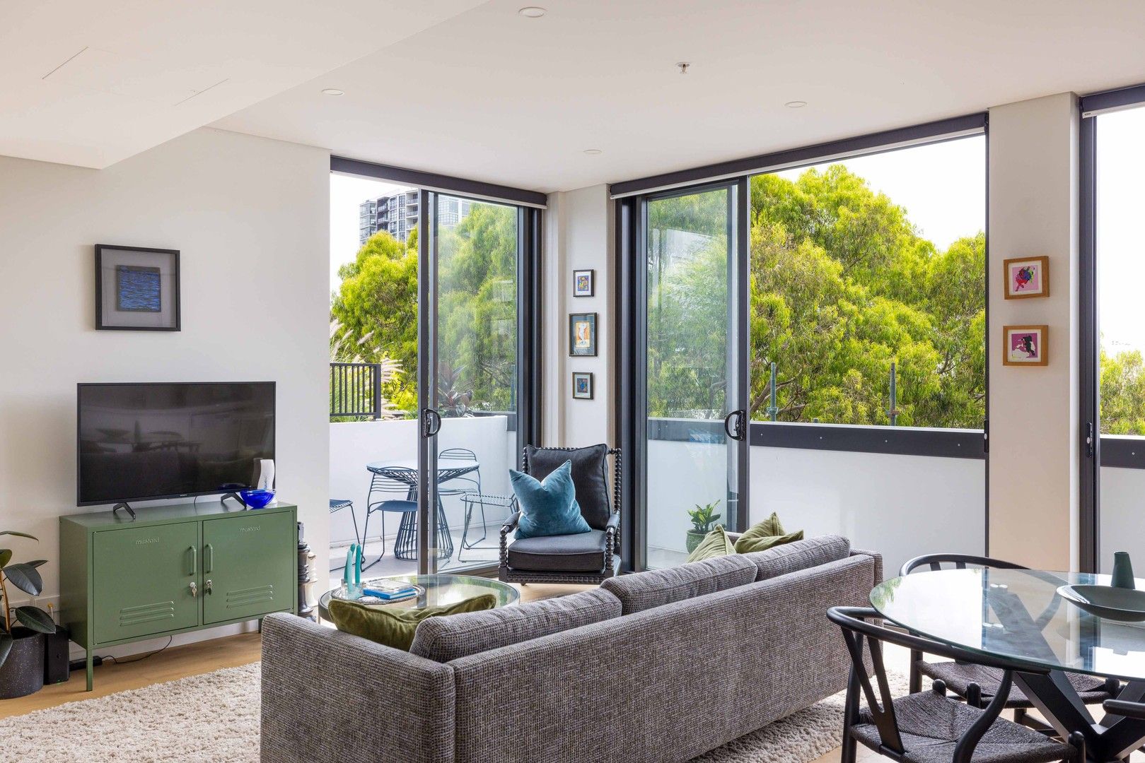 2 bedrooms Apartment / Unit / Flat in 303/19-21 Eve Street ERSKINEVILLE NSW, 2043