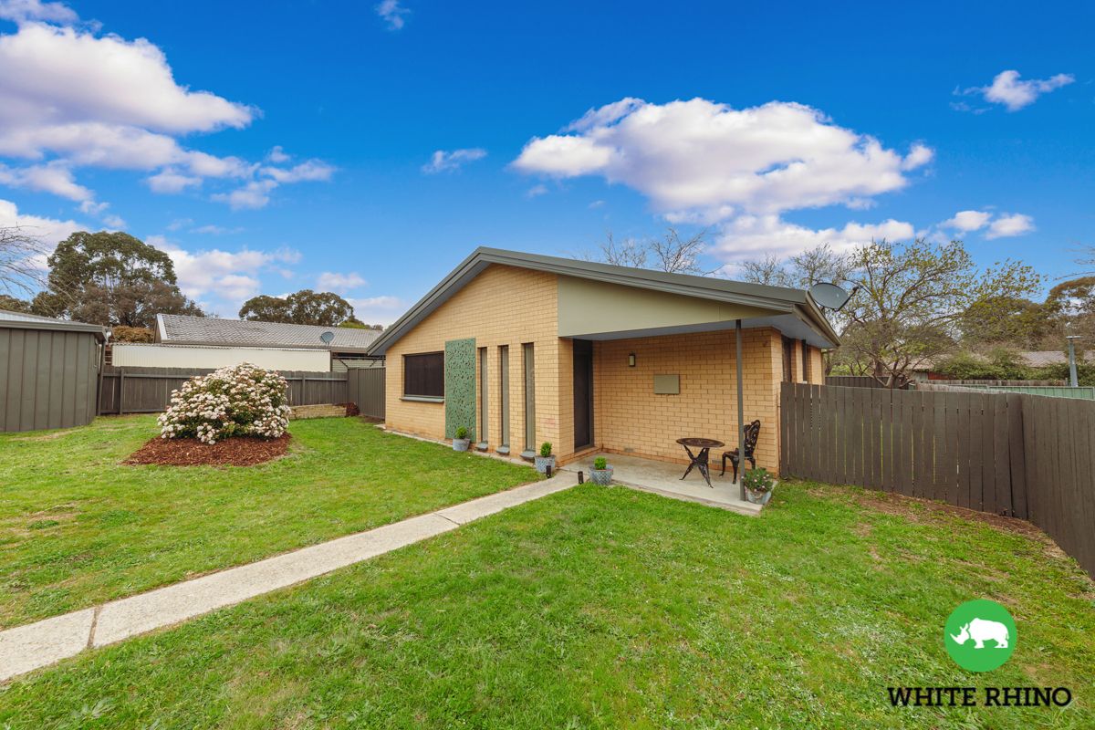 8 Warby Place, Charnwood ACT 2615, Image 2