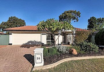 4 bedrooms House in 26 Ruby Way MAIDA VALE WA, 6057