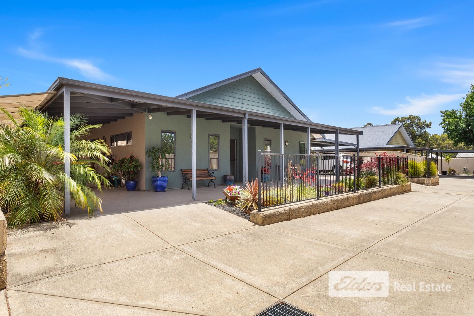 4 bedrooms House in 2/28 Coombes Street COLLIE WA, 6225