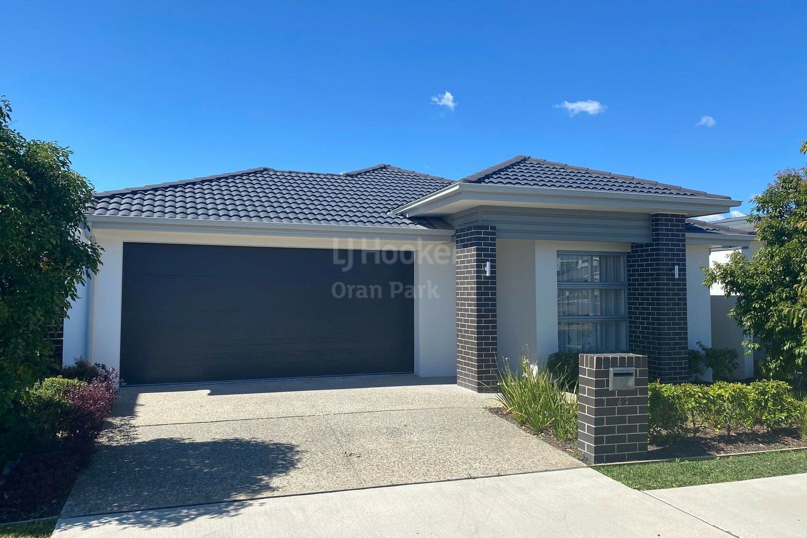 4 bedrooms House in 62 Hinton Loop ORAN PARK NSW, 2570