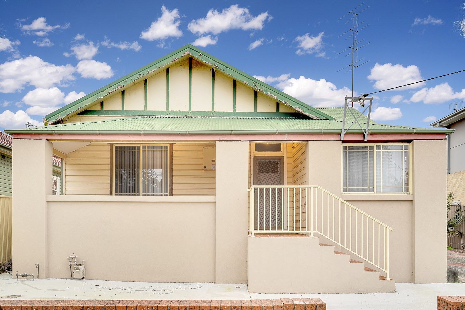 3 bedrooms House in 10 Robinson Street WOLLONGONG NSW, 2500