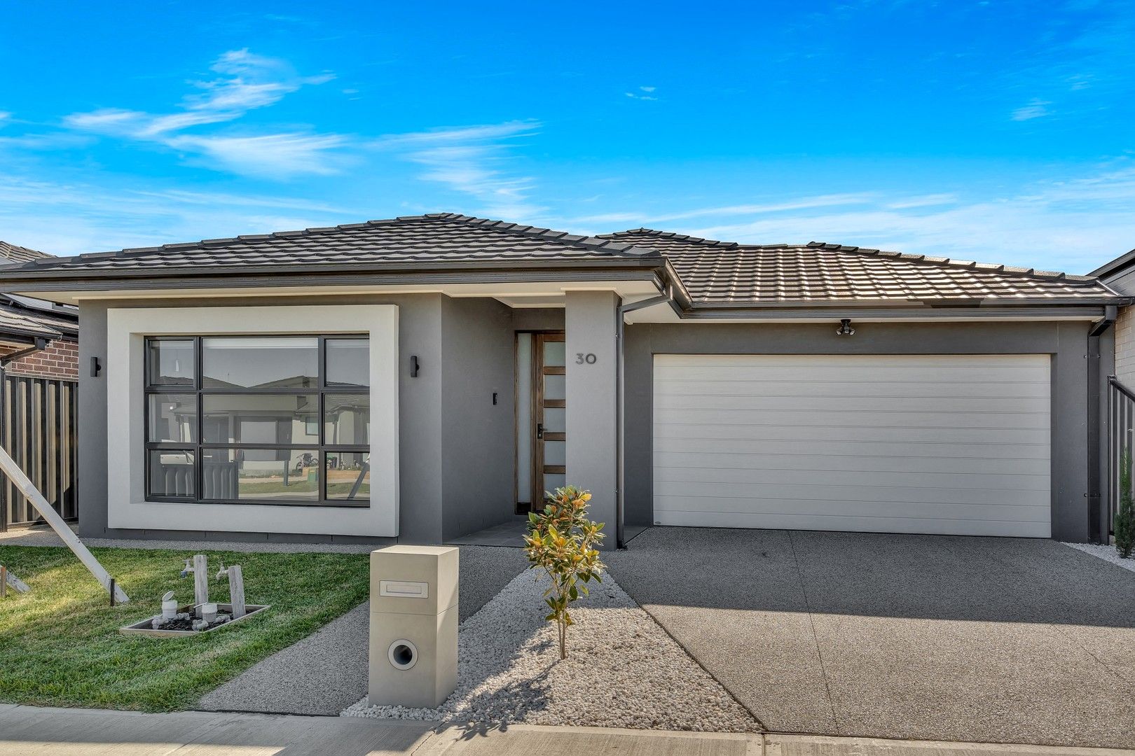 4 bedrooms House in 30 Sumar Drive CRAIGIEBURN VIC, 3064