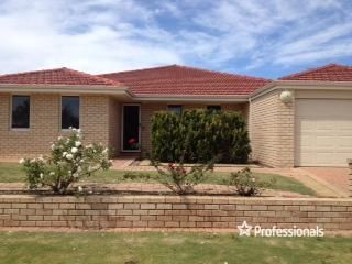 4 bedrooms House in 292 Fraser Road CANNING VALE WA, 6155