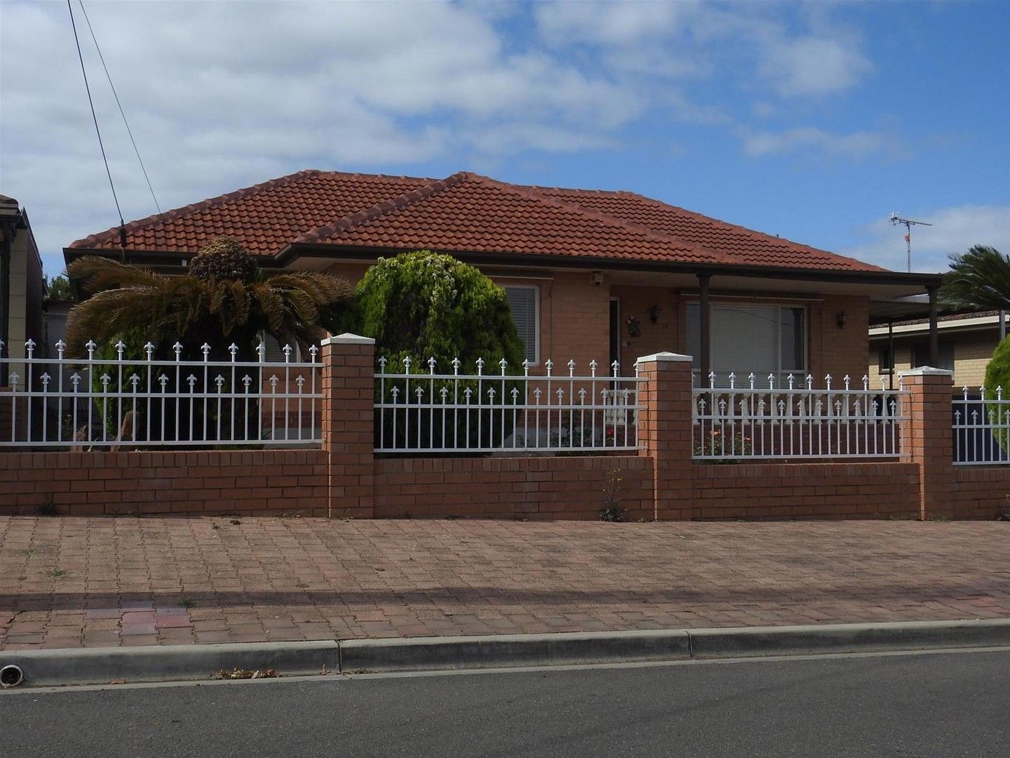 3 bedrooms House in 10 Gordon Avenue ROSTREVOR SA, 5073