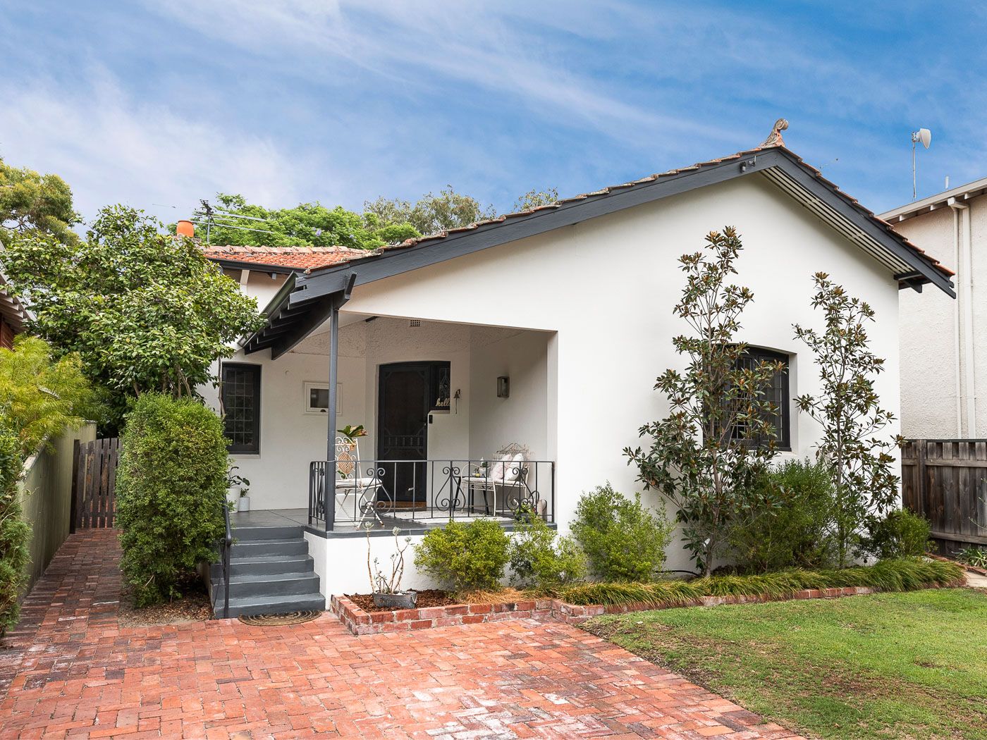 3 bedrooms House in 77 Meriwa Street NEDLANDS WA, 6009