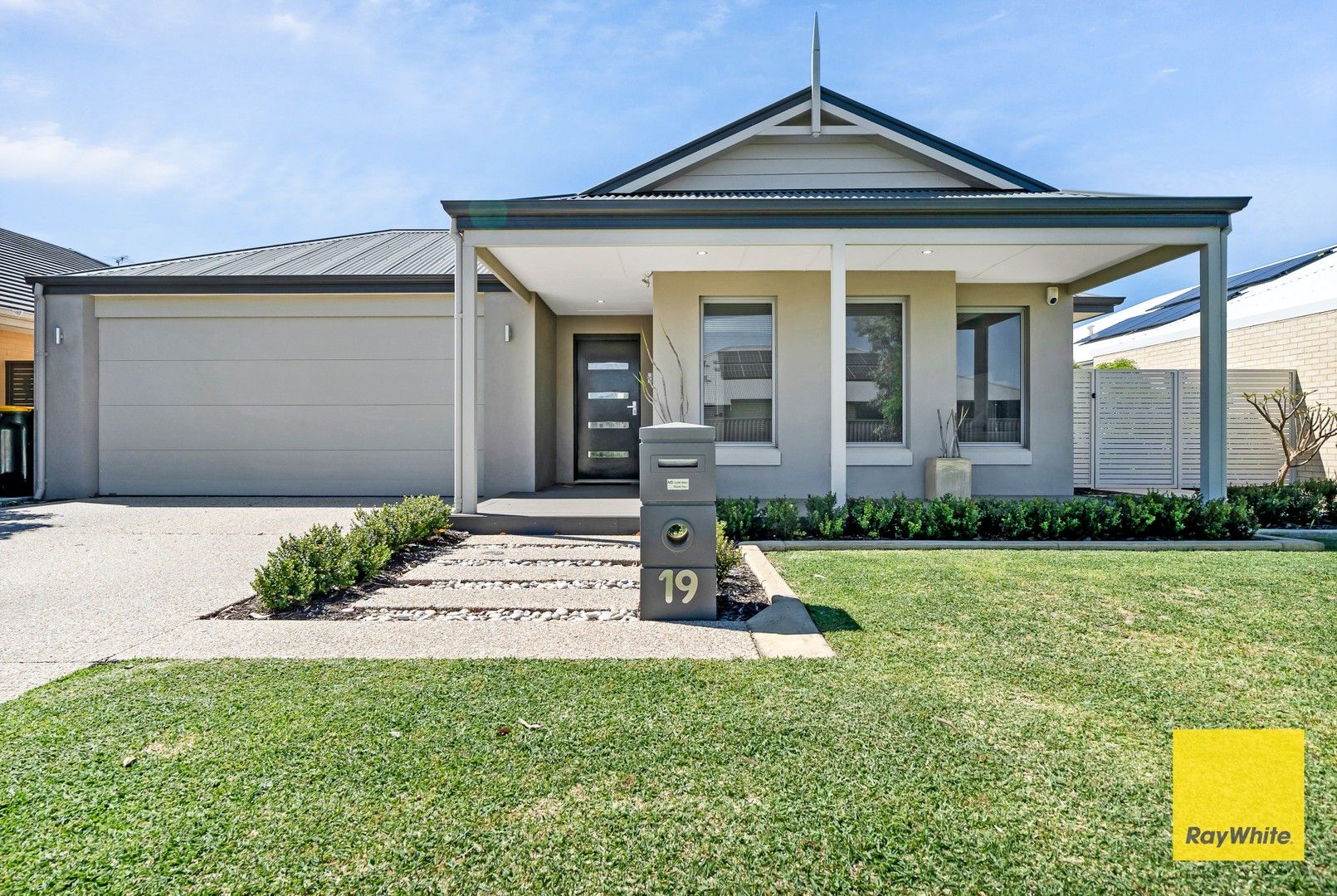 4 bedrooms House in 19 Torrigiani Street LANDSDALE WA, 6065