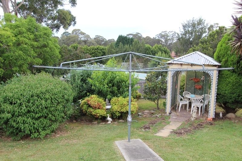 8 Willow Drive, Moss Vale NSW 2577, Image 2
