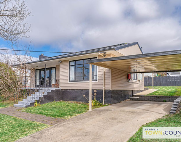 12 Chestnut Avenue, Armidale NSW 2350