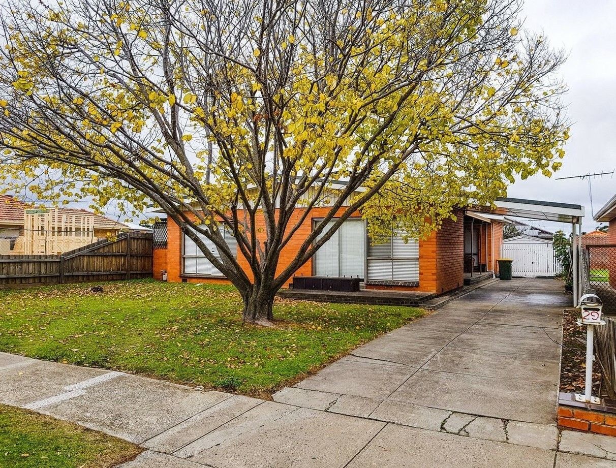 3 bedrooms House in 29 Clarendon Street AVONDALE HEIGHTS VIC, 3034