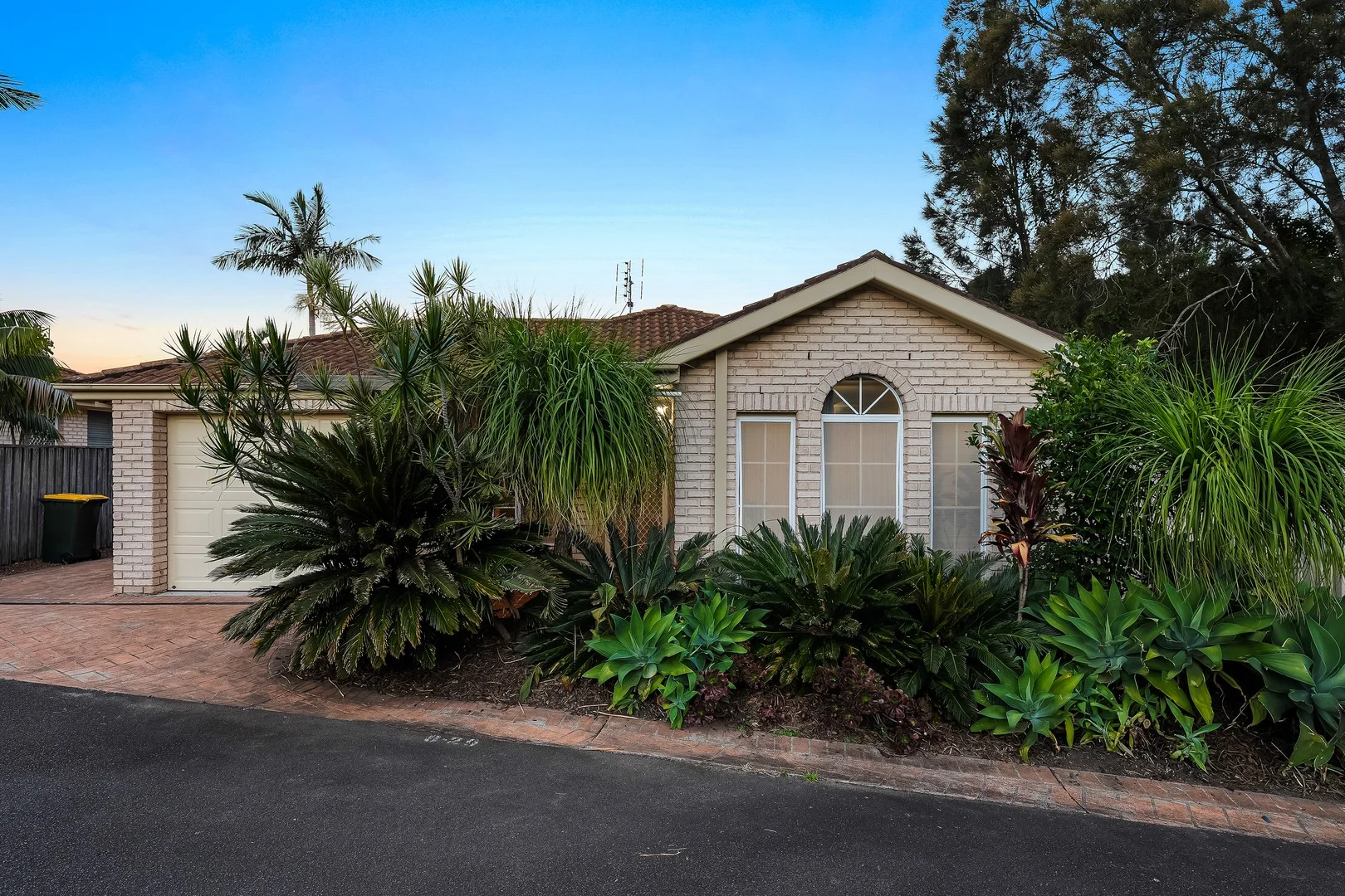 8/29 Blue Gum Court, Mount Hutton NSW 2290