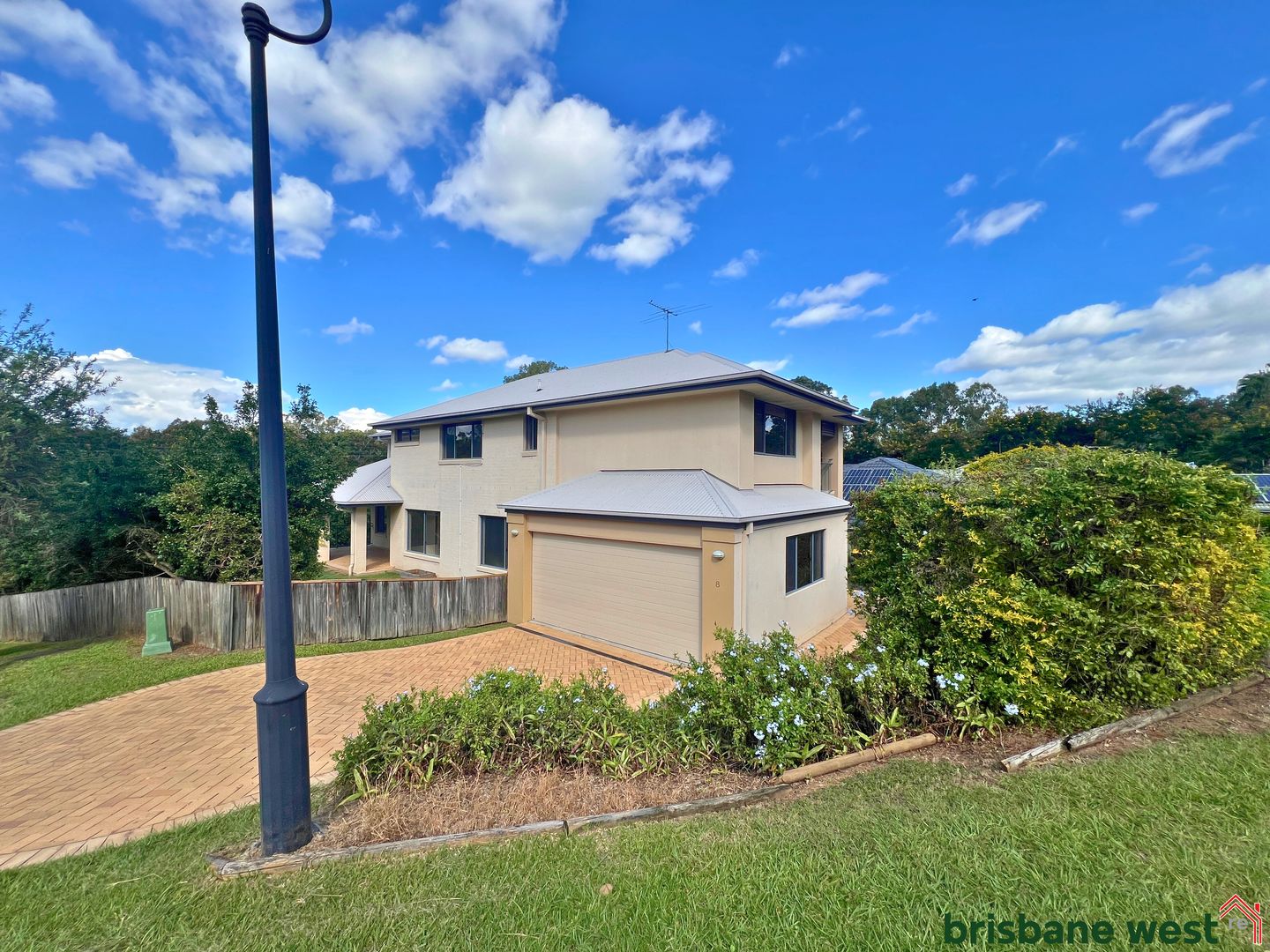4 bedrooms House in 8/7 Scenic Road KENMORE QLD, 4069