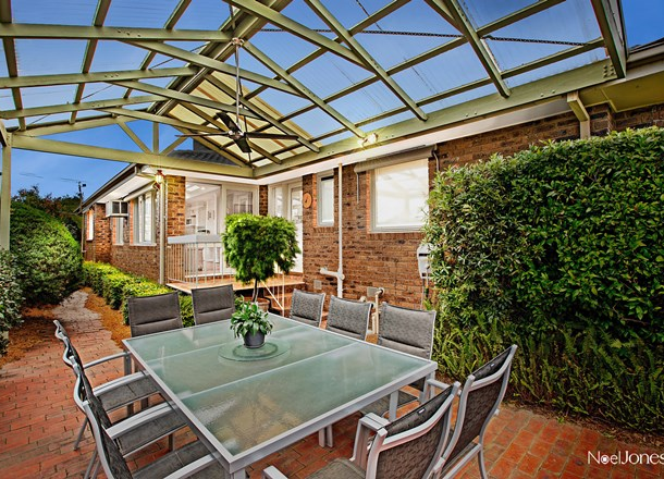 2 Crawley Grove, Ringwood North VIC 3134