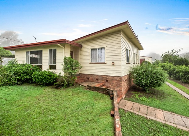 18 Perry Street, Harlaxton QLD 4350