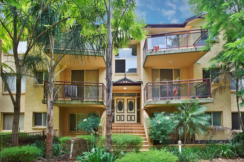 2 bedrooms Apartment / Unit / Flat in 15/15-23 Mowle Street WESTMEAD NSW, 2145