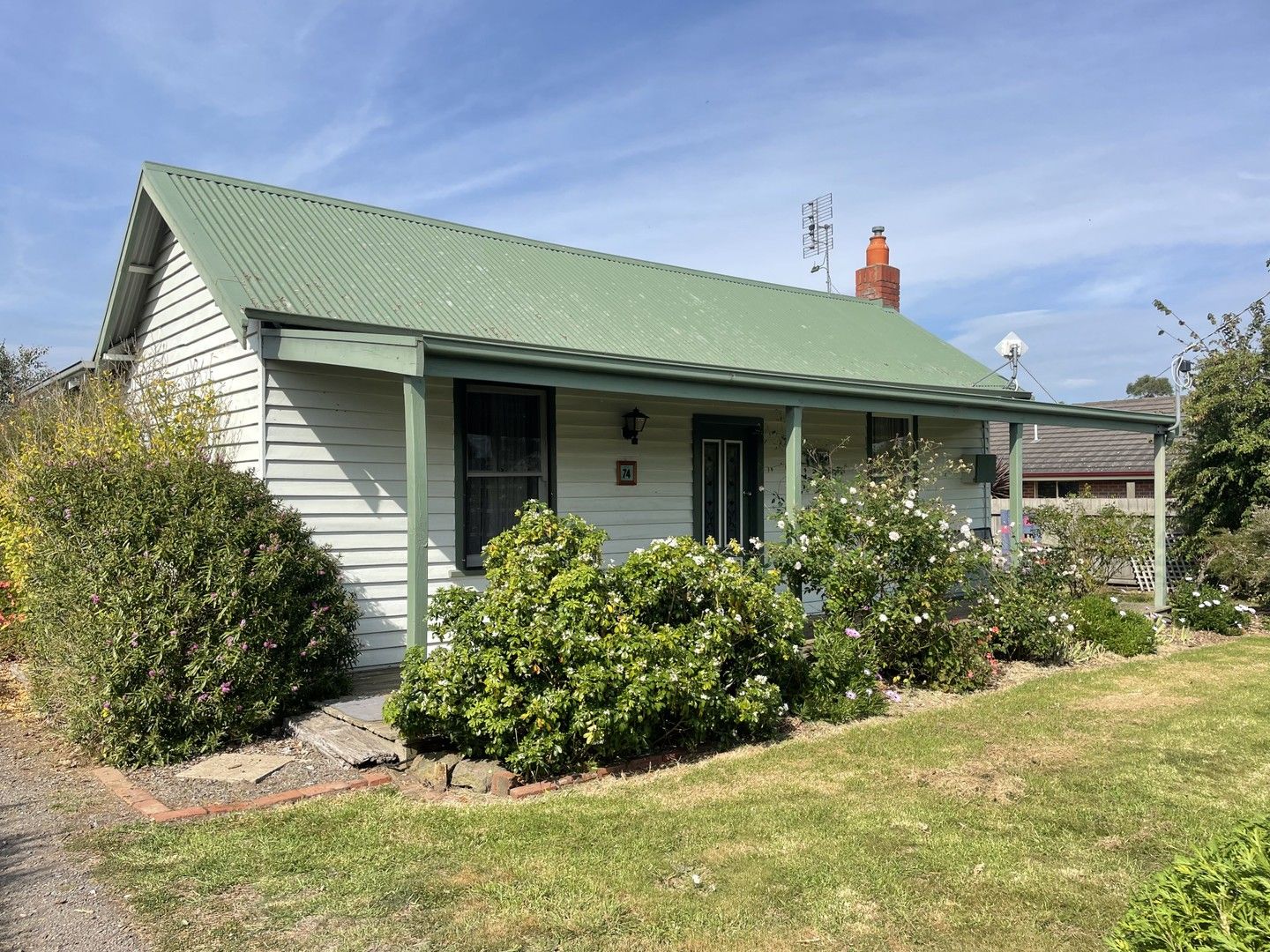2 bedrooms House in 74 Walker Street COBDEN VIC, 3266