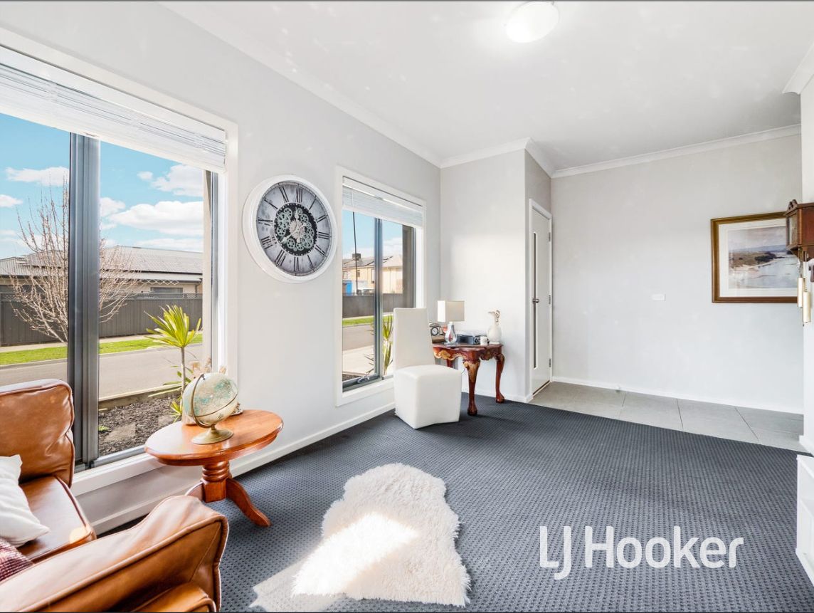 2 Easter Way, Cranbourne East VIC 3977, Image 1