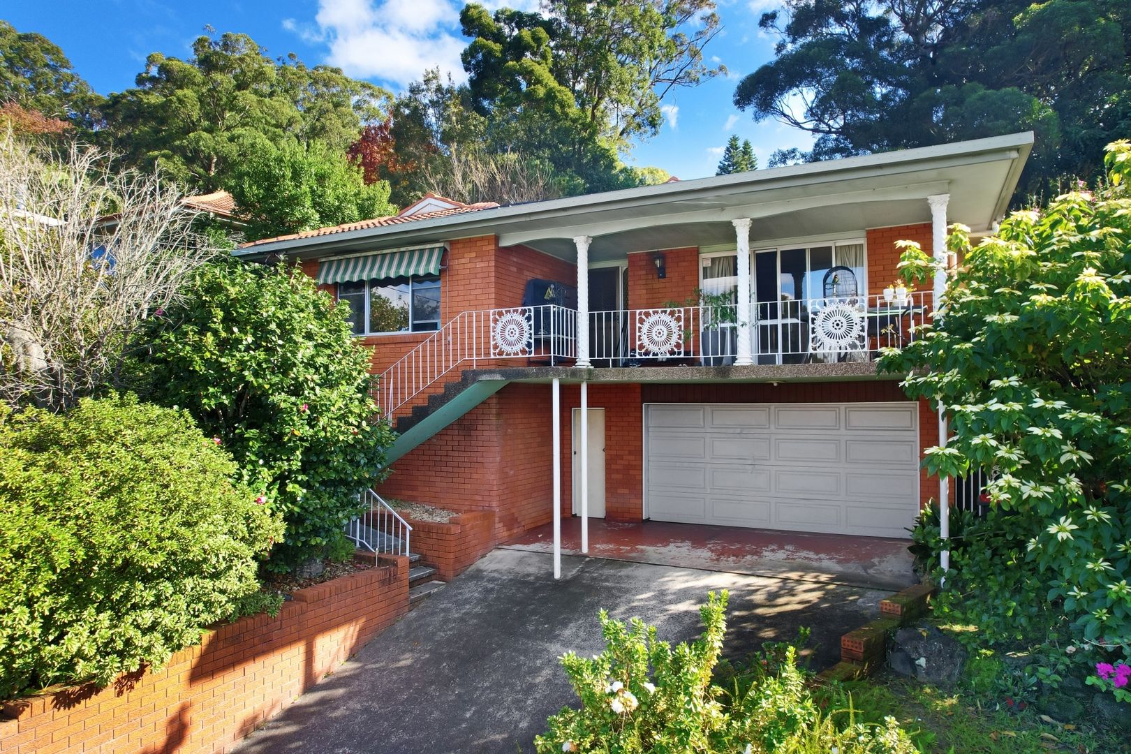 1 Lorraine Avenue, Point Clare Property History & Address Research