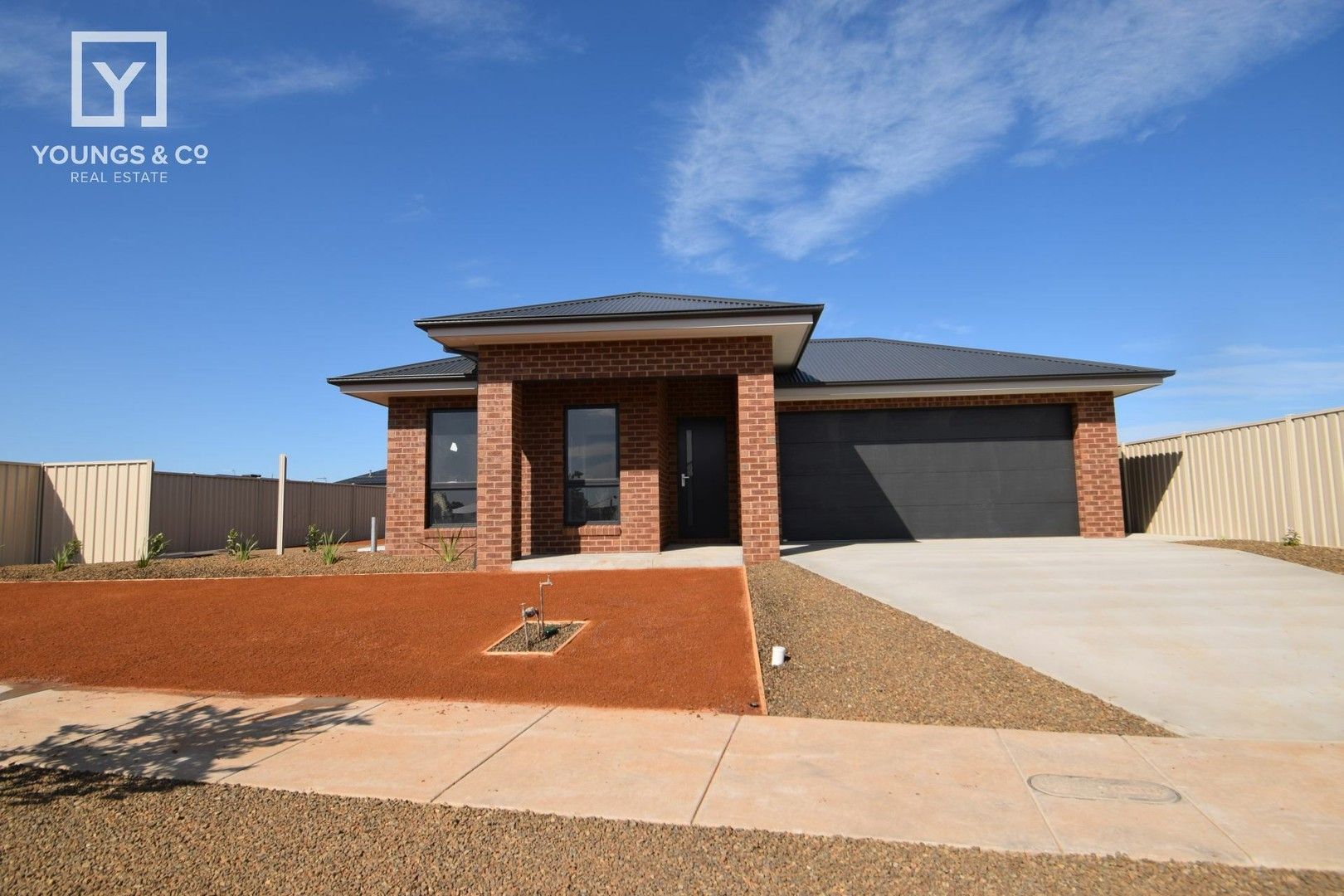 4 bedrooms House in 47 Burrumbeet Cres KIALLA VIC, 3631