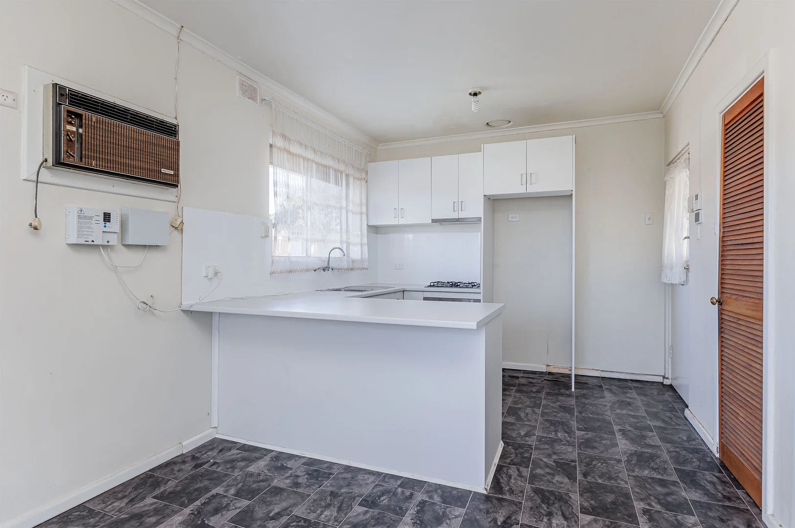 Additional image 5 of 2 Canberra Crescent, Valley View SA 5093