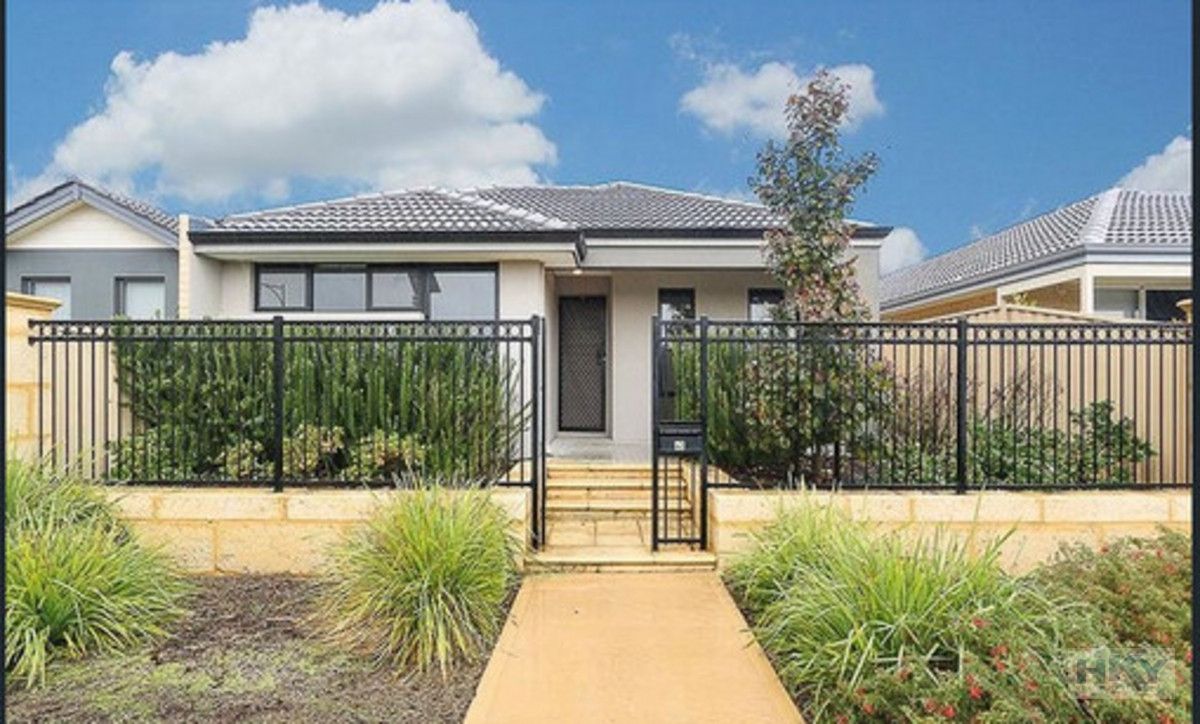 4 bedrooms House in 42 Halesworth Parade BUTLER WA, 6036