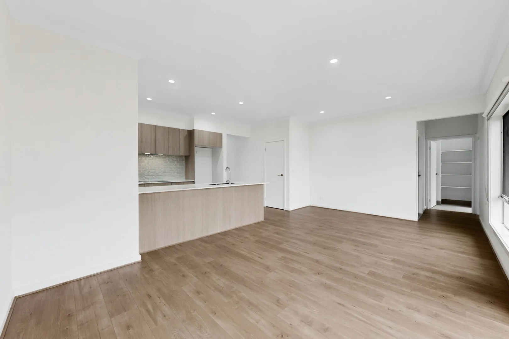Thoughtfully Designed Family Living with Dedicated Study and Multiple Living Zones - Widok 5