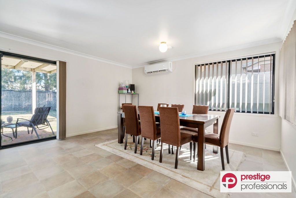 35 Glenelg Court, Wattle Grove NSW 2173, Image 2