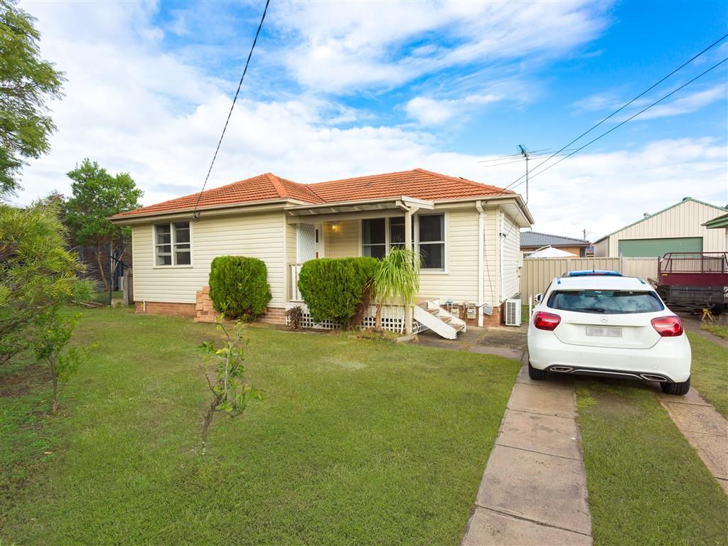 12 Tarakan Street, Holsworthy Property History & Address Research