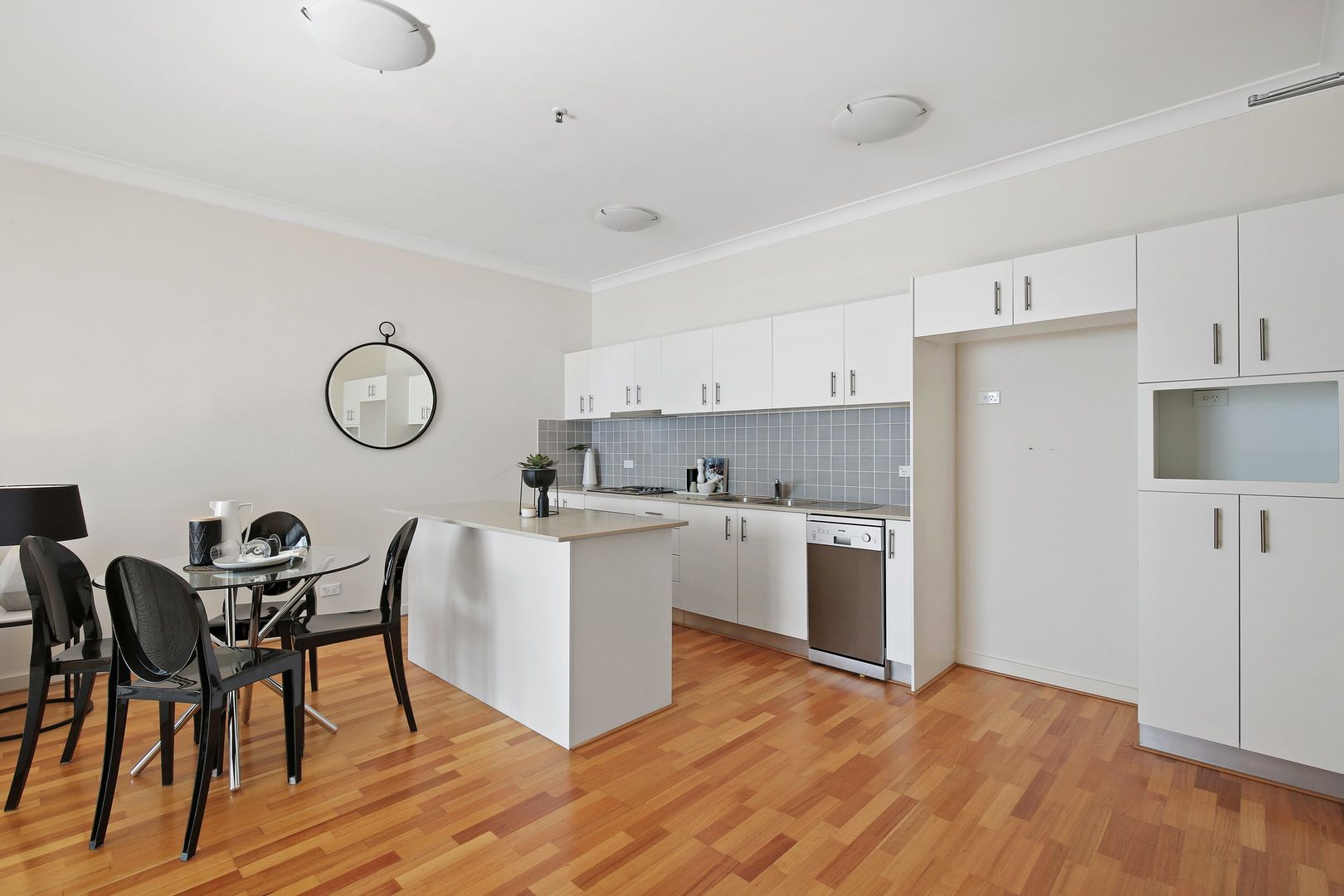 8/28-32 Pine Street, Chippendale NSW 2008, Image 2