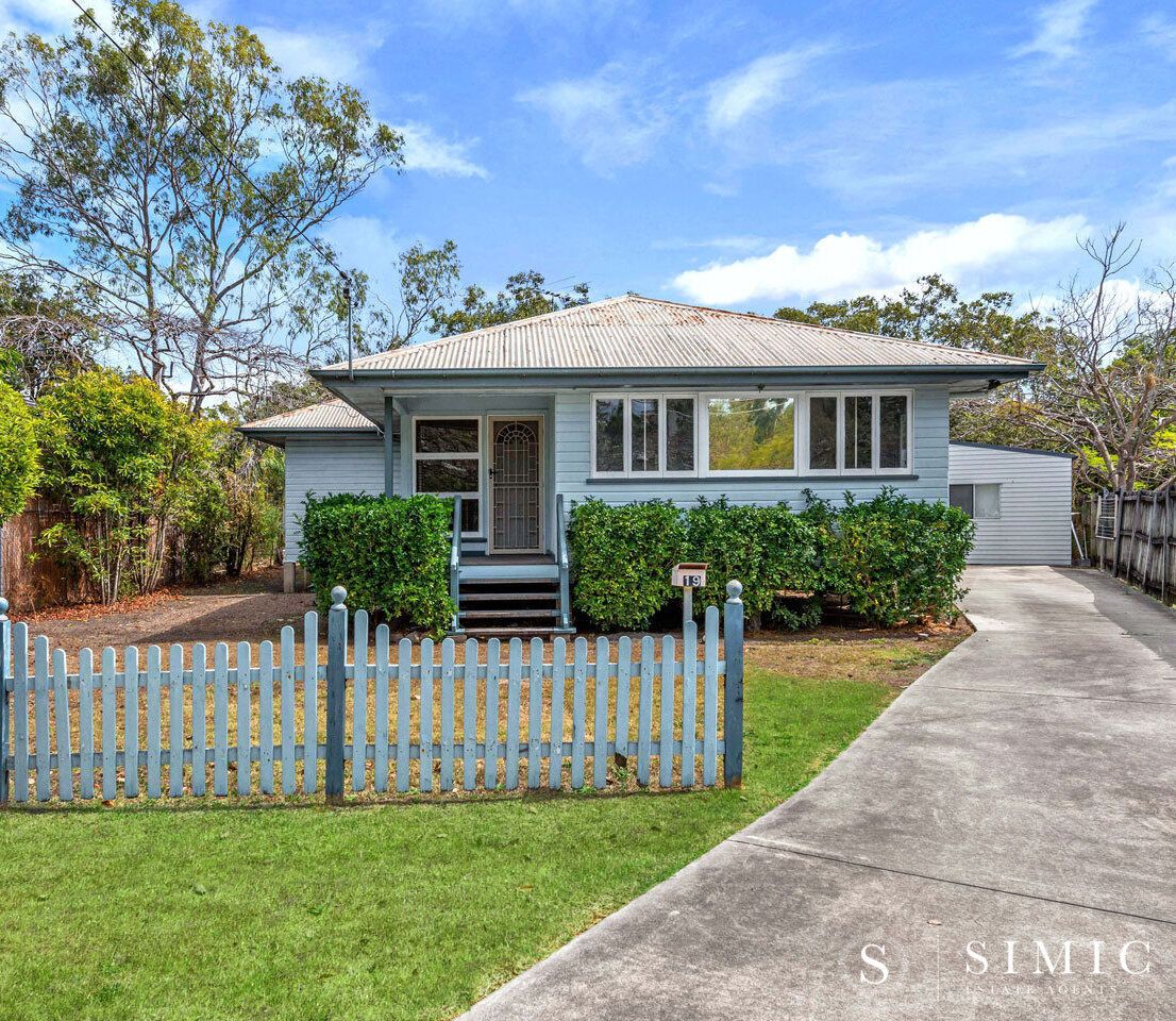 5 bedrooms House in 19 Donaldson Street NORMAN PARK QLD, 4170