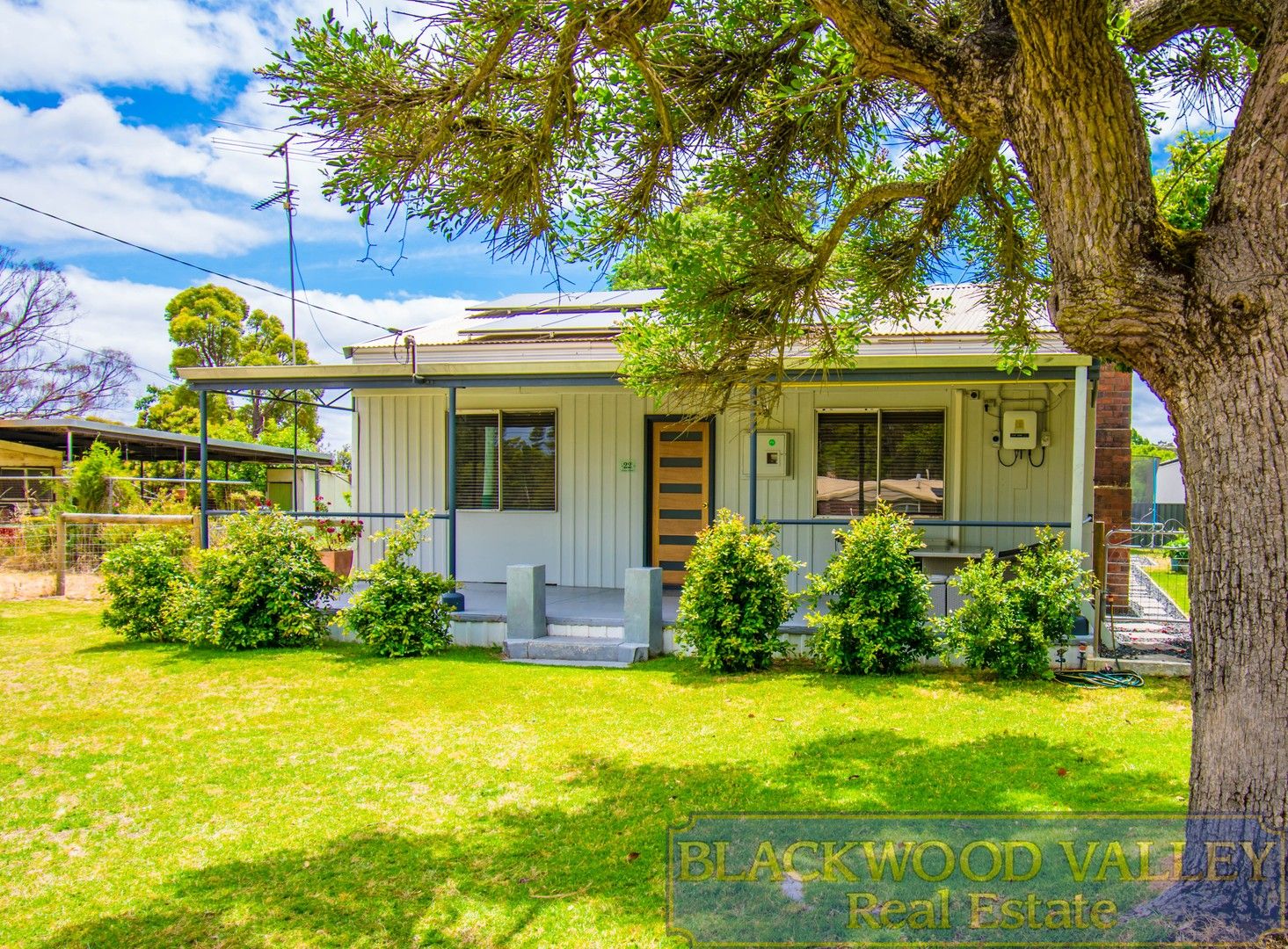 3 bedrooms House in 22 Diorite Street GREENBUSHES WA, 6254