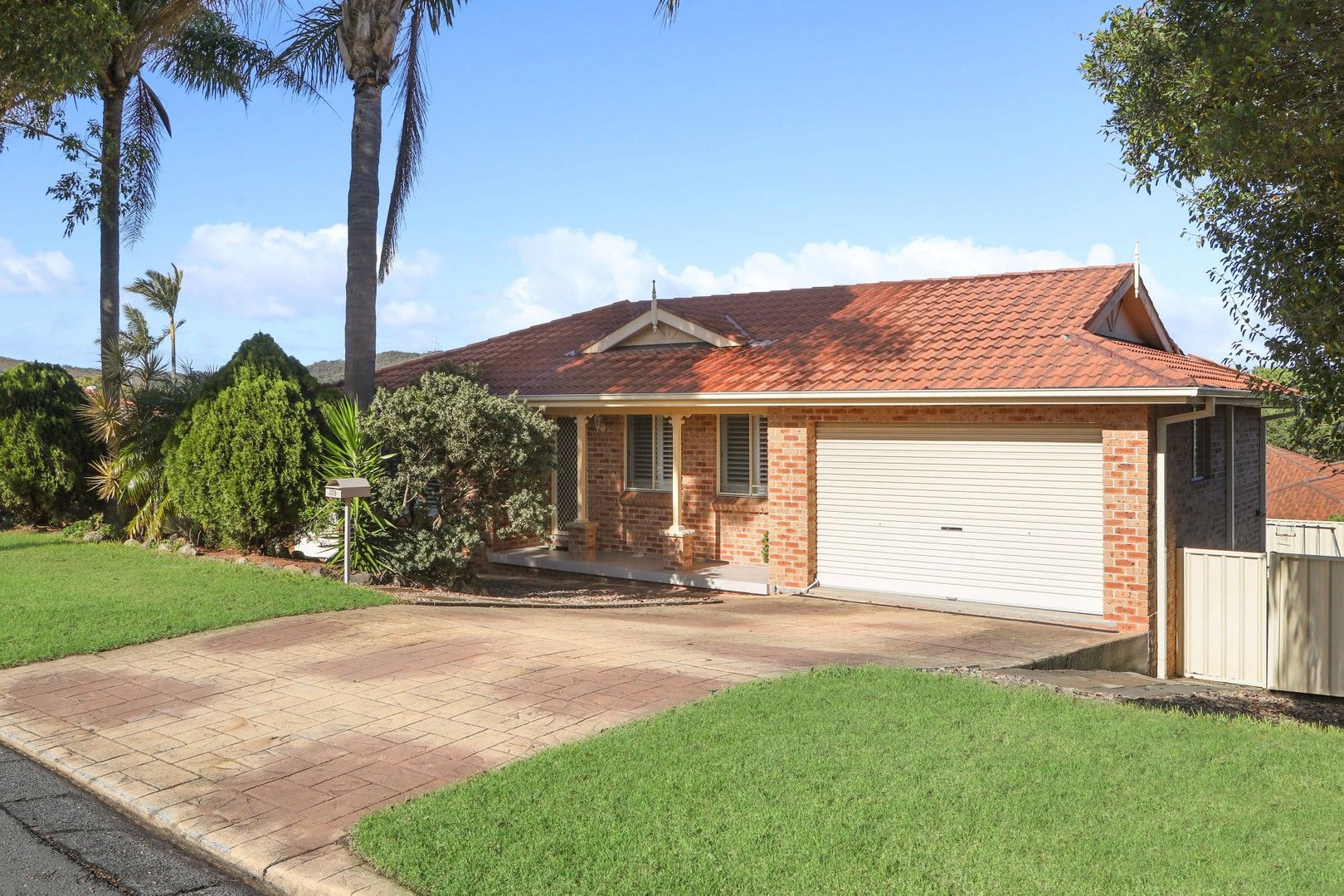 229 Cresthaven Avenue, Bateau Bay NSW 2261, Image 0