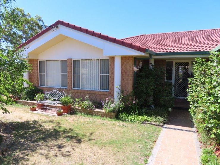 8 Leslie Parade, Stanthorpe Property History & Address Research Domain