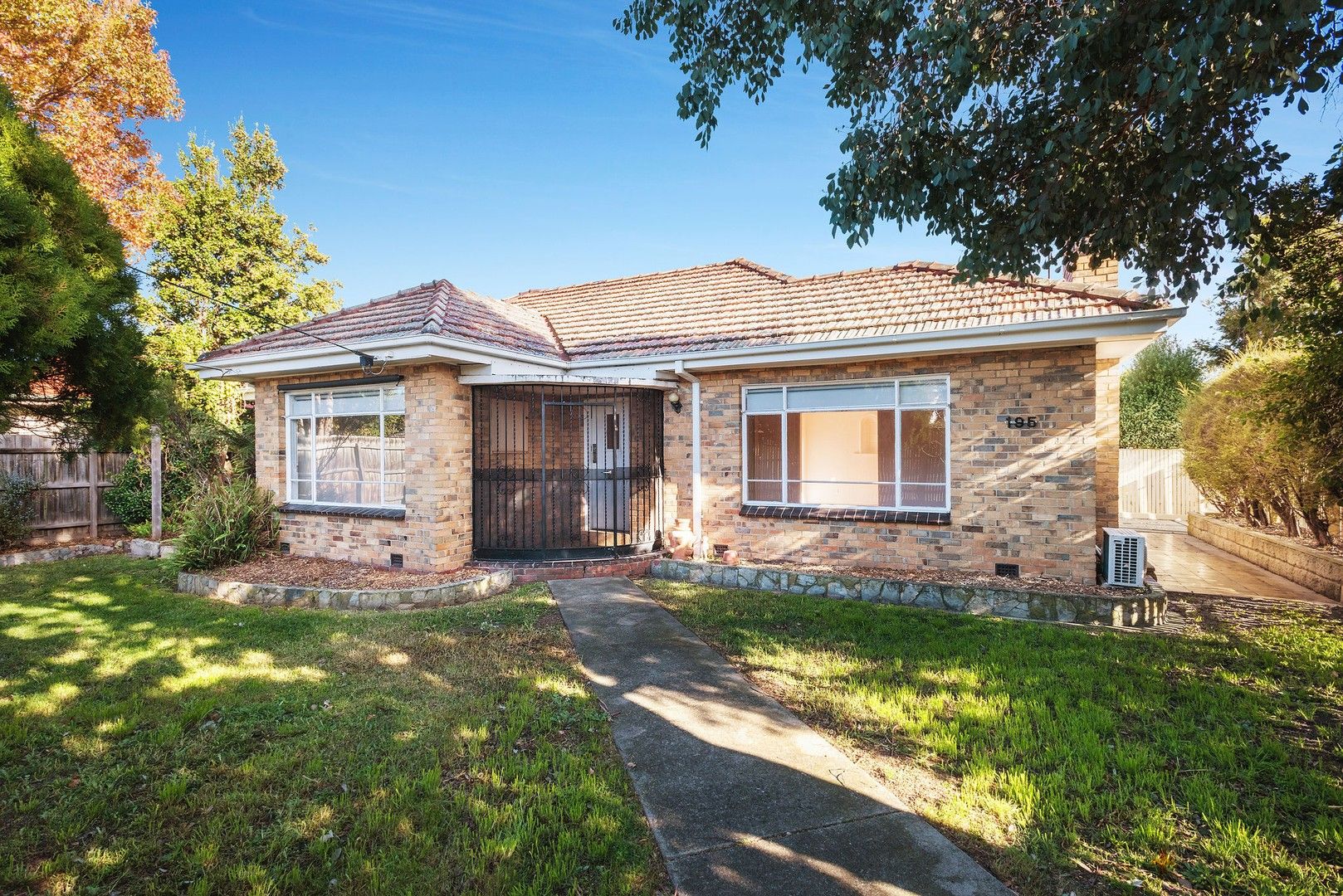 2 bedrooms House in 195 Warrigal Road CHELTENHAM VIC, 3192