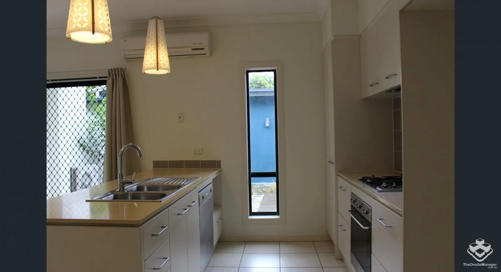 Additional image 2 of ID:21172075/16 Surbiton Court, Carindale QLD 4152