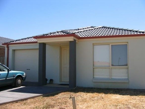 3 bedrooms House in 50 Finchley Park Crescent TARNEIT VIC, 3029