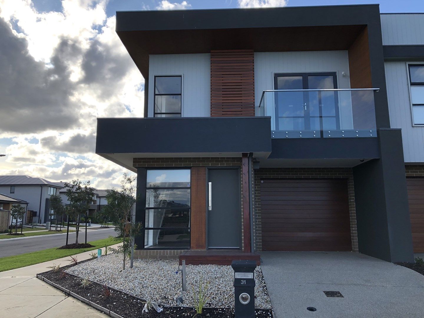 4 bedrooms Townhouse in 31 Airmaid Drive WILLIAMS LANDING VIC, 3027