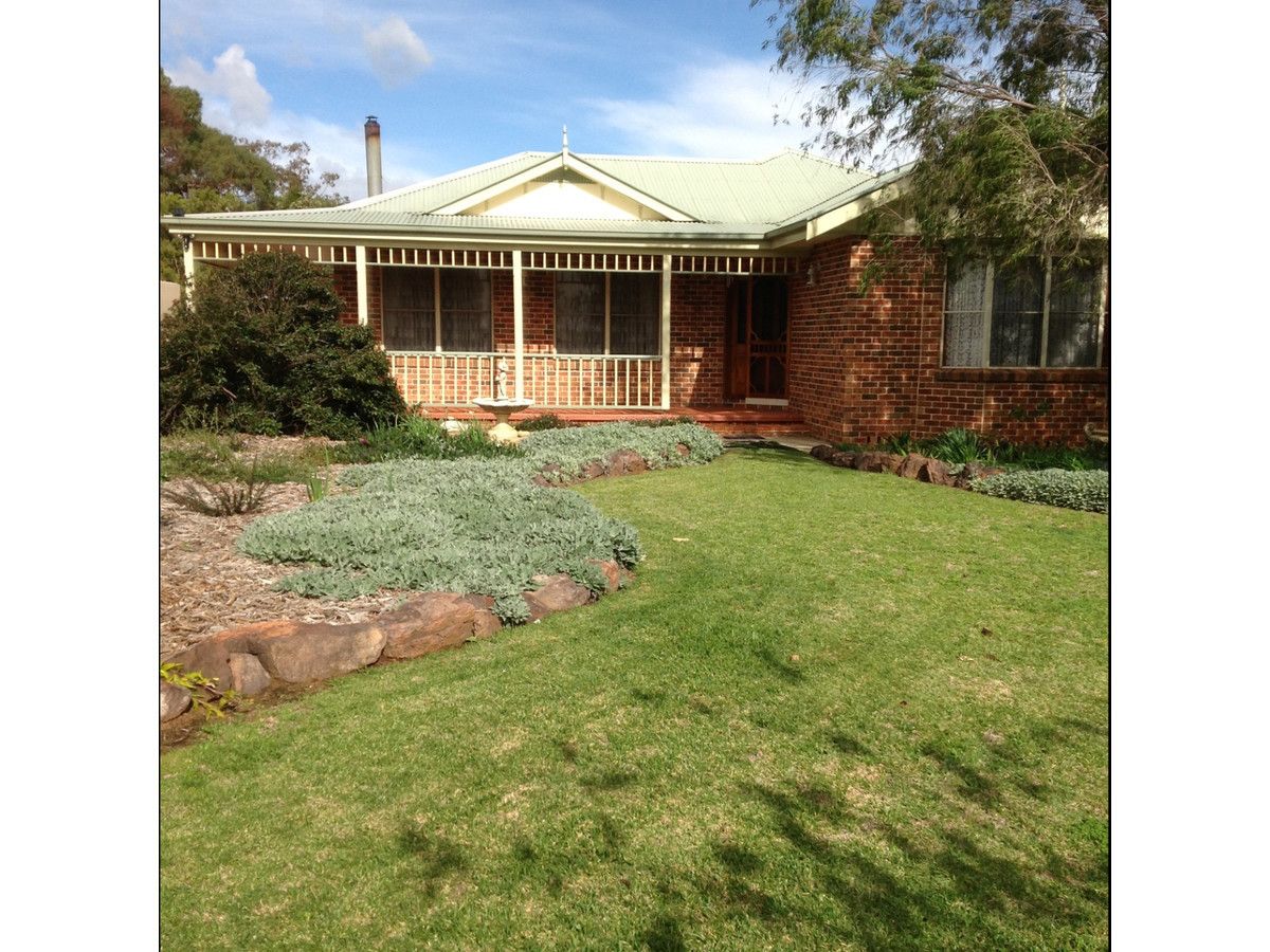 26 Alder Street, Forbes NSW 2871, Image 0