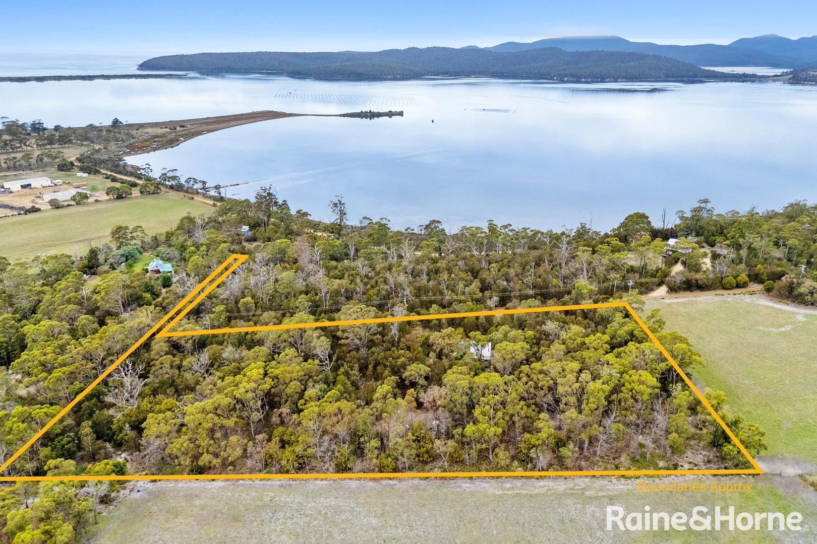6 Pelican Place, Boomer Bay TAS 7177