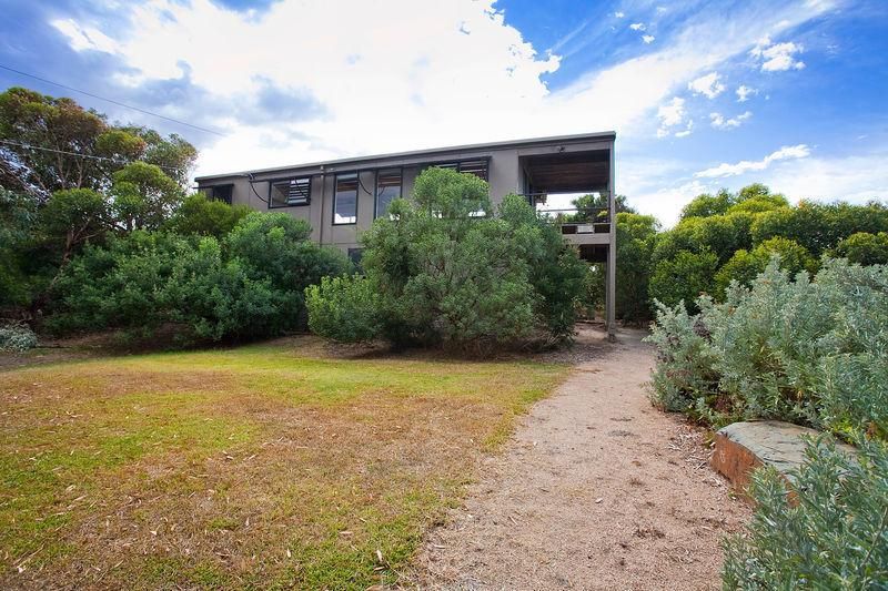 8 Kerrie Court, AIREYS INLET VIC 3231, Image 2